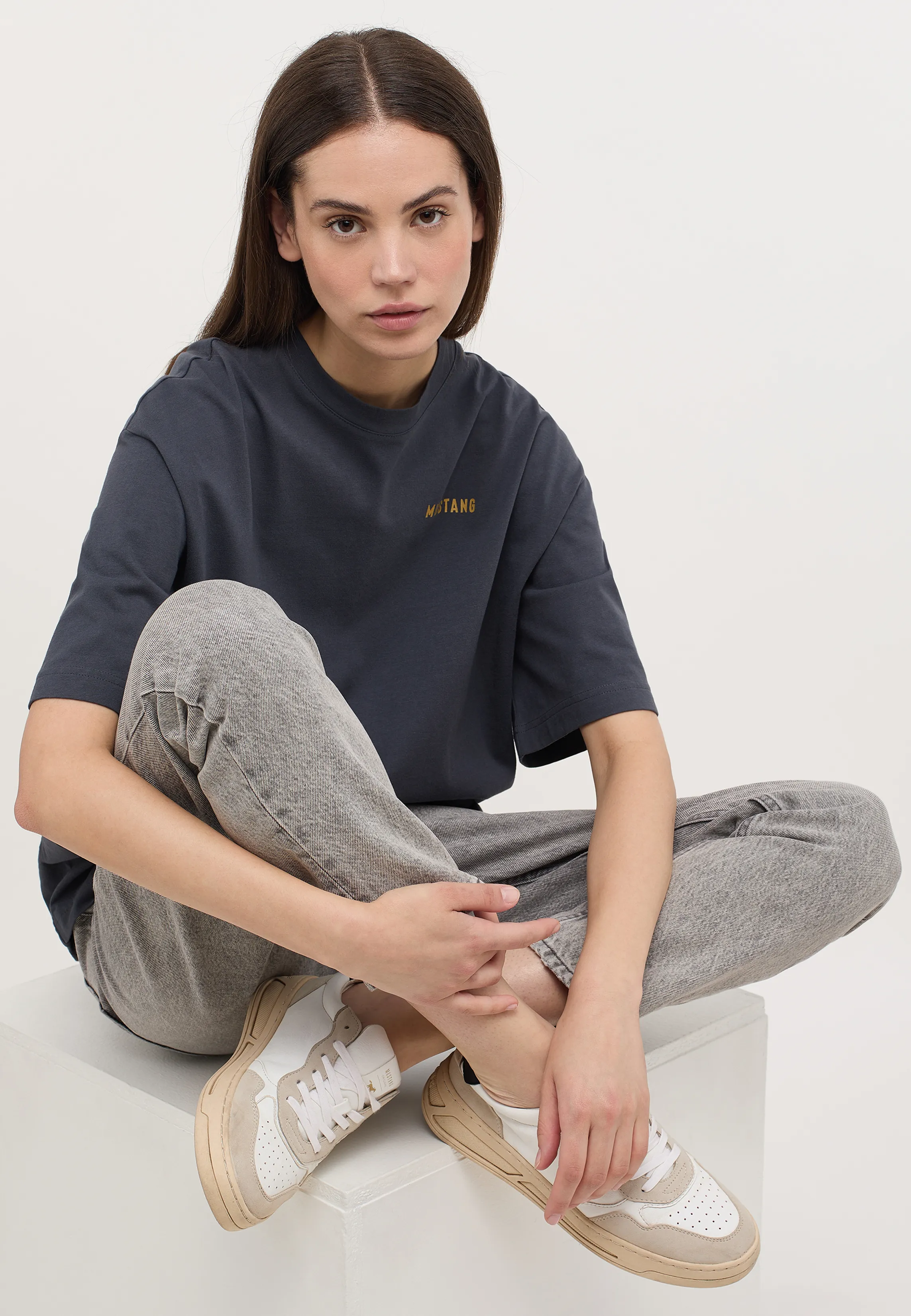 Джинсы Charlotte Tapered серый цвет