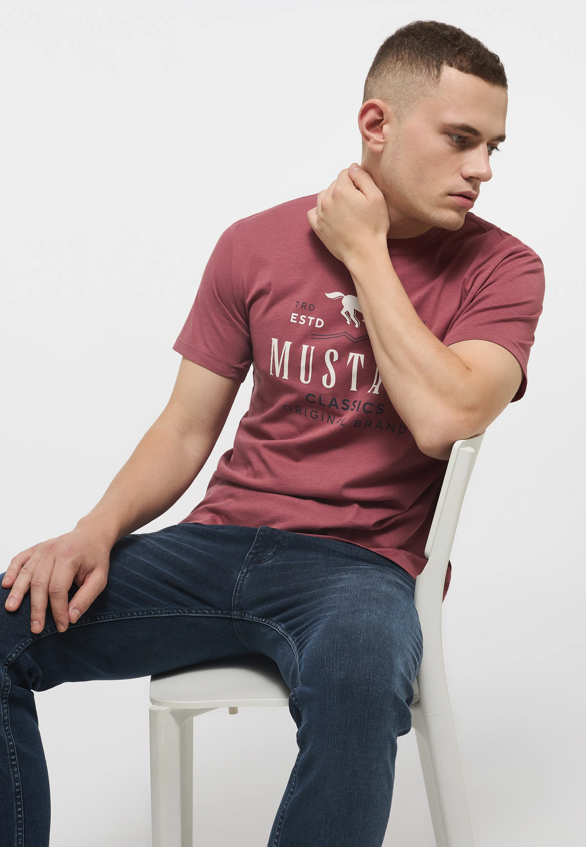 Футболка 1/2 Style Alex C Print красный