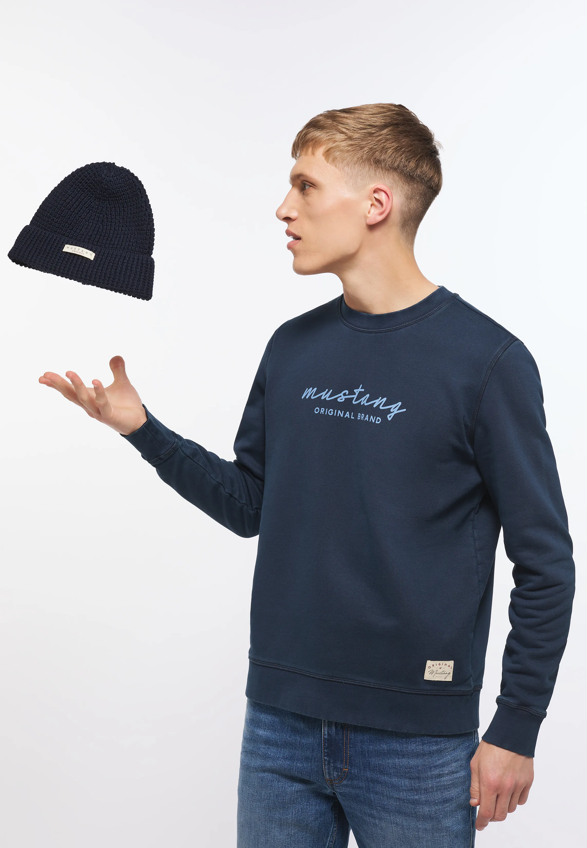 Свитшот BEN CREWNECK темно-синий