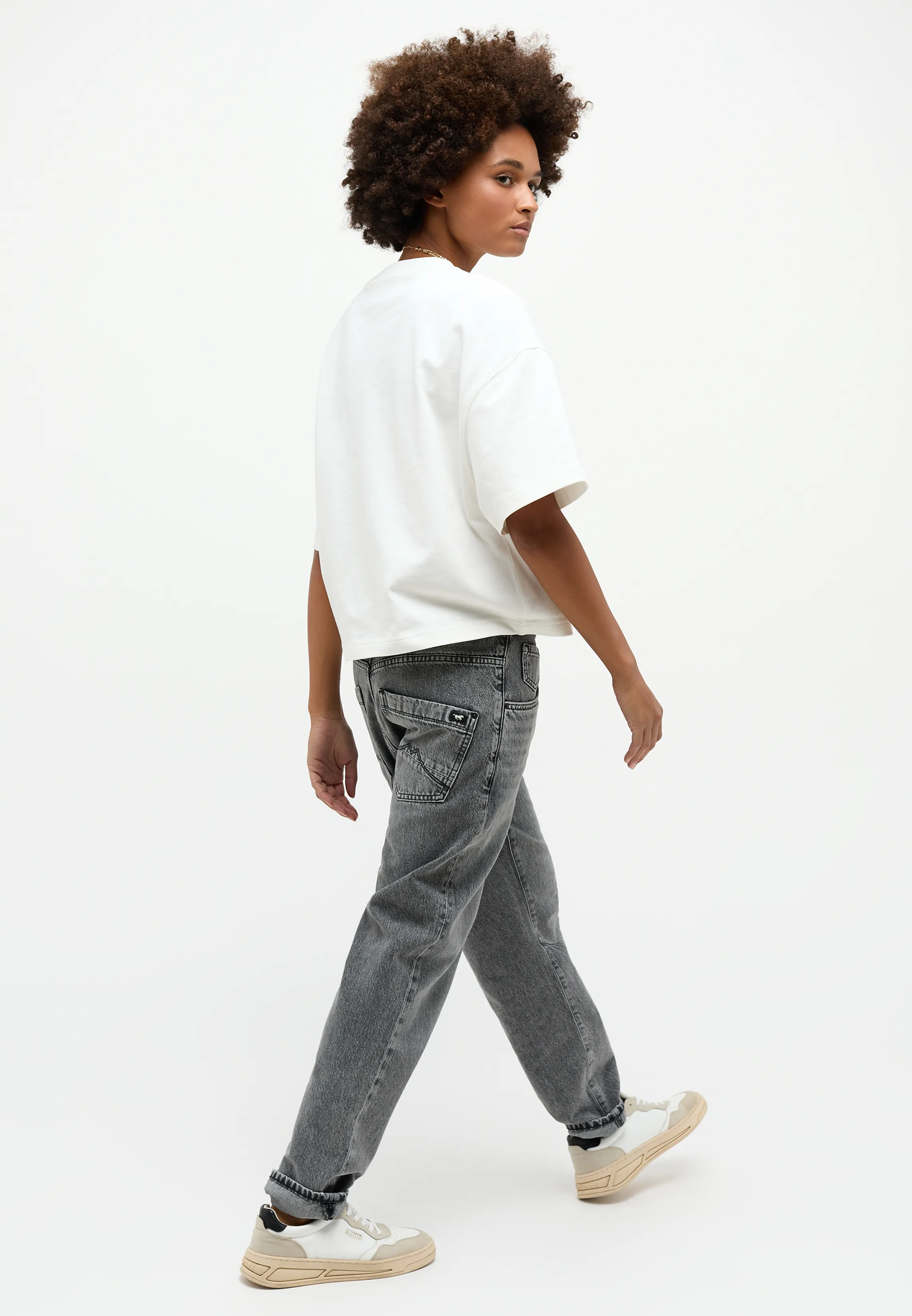 Джинсы Boyfriend Tapered Серый